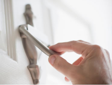 寧波卓逸討債公司老板克扣/拖欠工資，員